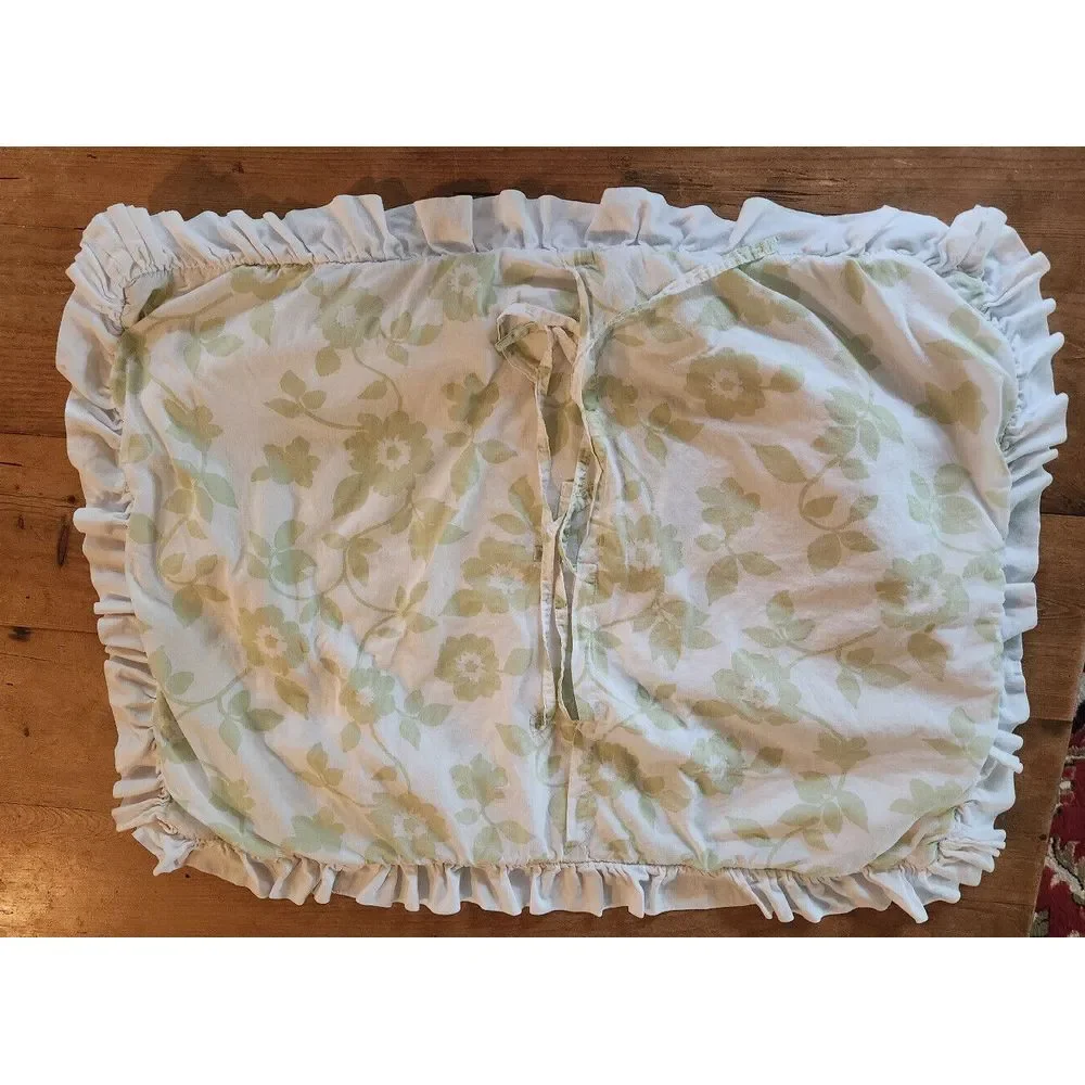 Pair Cottage Shabby Chic Farm Victoria Hill Std Quilted shams sage green & white